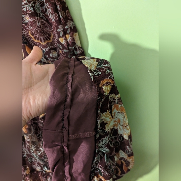 Bb Dakota smock off shoulder criss cross sleeveless dress in purple floral print - Picture 8 of 16